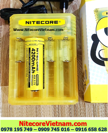 Nitecore Q4 (Bộ sạc 04 Khe Sạc kèm sẳn 01 pin SẠC NITECORE IMR26650A 4200mAh dòng xả 40A lithium 3.7v) chính hãng